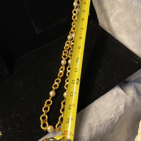 Avon -1993-Vintage Classic Style Necklace Gold and Pearlesque - Picture 4 of 5